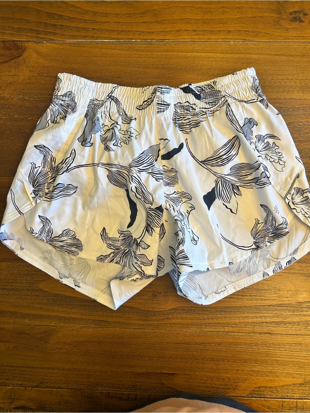 Athleta Floral Running Shorts – Women’s Size Small